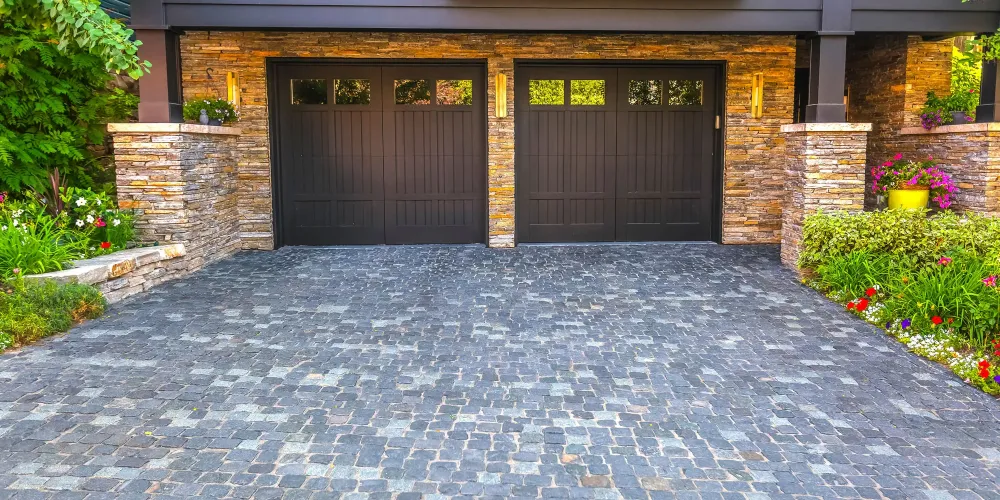 porte de garage près de Verdun-sur-Garonne